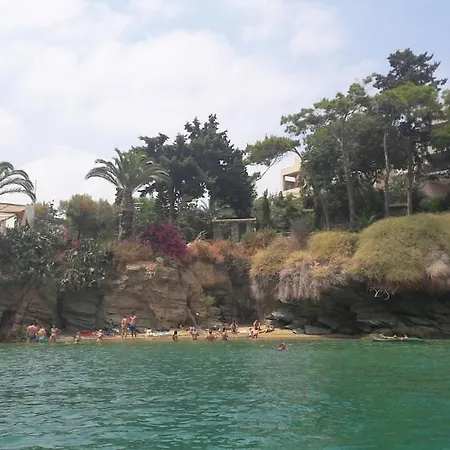 Apartment The Sea & Garden 1